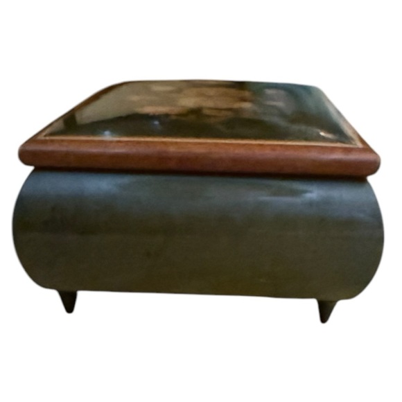 Vintage Rouge Swiss Musical Movement Jewelry  Box - Made in Italy - Picture 4 of 9